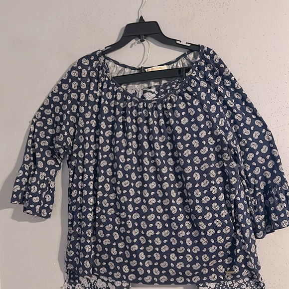 Michael Kors 2 piece pants set. Lots  printed designs. Multi colored - Picture 2 of 7